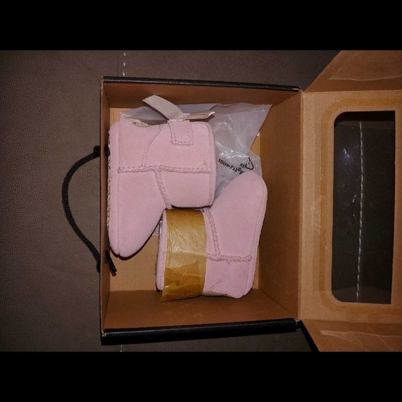 UGG GIRLS BOW BOOT - Picture 3 of 5